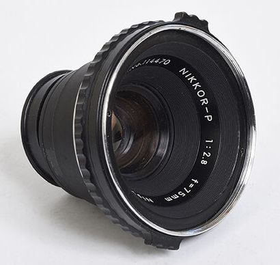 null Nikkor-P Nippon Kogaku 75mm f/2,8 lens for Zenza Bronica camera

Very good condition,...