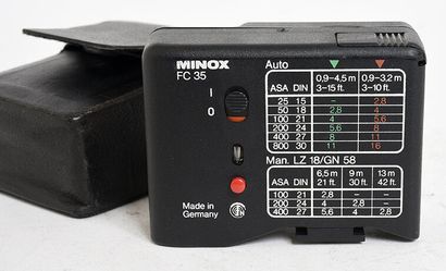 null Flash Minox noir Modèle FC35 pour boitier contax 35

Bon état, Sans garantie...