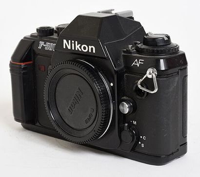 null Boitier argentique Nikon F-501 AF

Bon état, fonctionnel