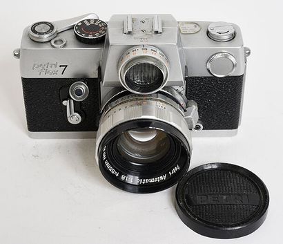 null Petriflex 7 chrome silver camera with Petri anastigmat 55mm f/1,8 lens and cap

Very...