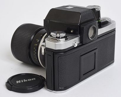 null Boitier argentique chromé Nikon F2 prisme DP-11 + objectif Zoom Nikkor Ai 43-86...