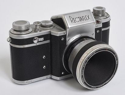 null Chrome-plated SLR camera Rectaflex with Kamerabau-Anstalt-Vaduz Kilfitt-lens

Makro-Kilar...