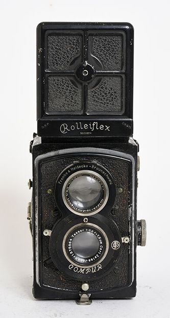 null Boitier argentique Bi objectif Rolleiflex, avant guerre, couleur noire avec...