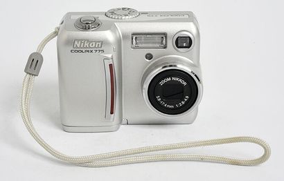 null Boitier numérique chromé Nikon CoolPix 775, zoom Nikkor 5,8-17,4 f/2,8-4,9,...