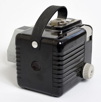 null Boitier argentique Bakélite Kodak Brownie Flash, avec son flash petit modèle

Bon...