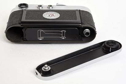 null Boitier argentique chromé Leica M2 + bouchon Leica

Très bon état, fonction...