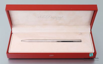 null DUPONT PARIS

Ballpoint pen in silver metal sandblasted in its original box...