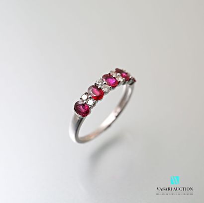 null Half wedding ring in white gold 750 thousandth set with five oval rubies alternated...