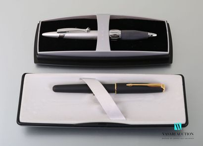 null Lot including a Cross ballpoint pen with a guarantee paper in its original box...