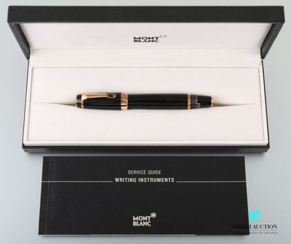null MONTBLANC

Bohemian fountain pen in pink gold plated metal and black resin set...