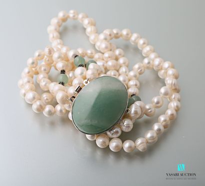 null Necklace with three rows of freshwater pearls, the clasp cabochon agate tinted...