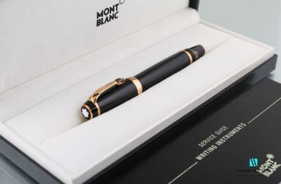 null MONTBLANC

Bohemian fountain pen in pink gold plated metal and black resin set...