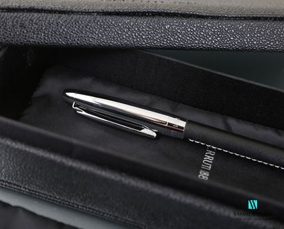 null CERRUTI 1881

Ballpoint pen in chromed metal and black leather, accompanied...