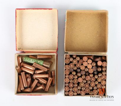 null Two boxes of cartridges cal 22 for slaughter pistols " the French Matador "...