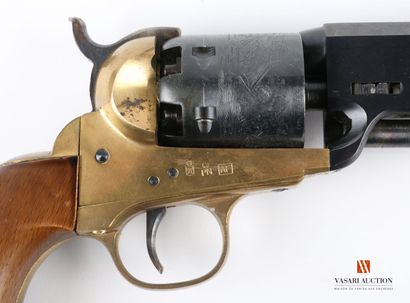 null Revolver à poudre noire « Cal.36 Navy model. Made in italy », bâti laiton, barillet...