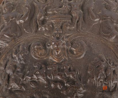 null Plastron of cuirass, decoration in relief with the antique: equestrian combat...