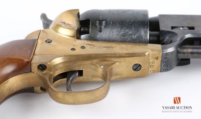 null Black powder revolver "Cal.36 Navy model. Made in italy", brass frame, six-chamber...