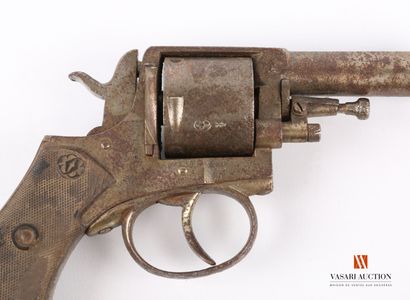 null Revolver of pocket type British Bulldog caliber .320, barrel of 6,5 cm, full...