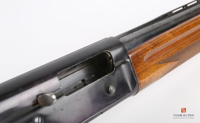 null Fusil de chasse BROWNING AUTO 5, calibre 12-70, canons de 70 cm, avec bande...