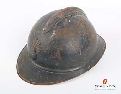 null Adrian helmet model 1915, infantry attribute, black leather interior with seven...