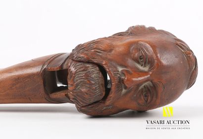 null Nutcracker in carved wood representing a bearded man with a neck

(small accident...