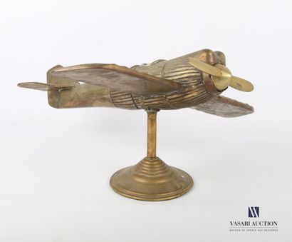 null Sujet en bronze représentant un avion à hélice reposant sur un socle orné de...