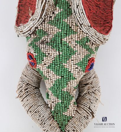 null CAMEROUN - BABANKI

Masque en bois perlé représentant un éléphant.

(usures...
