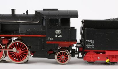 null MARKLIN - West Germany - Ref 3091

Heavy freight locomotive DB18478 with tender....