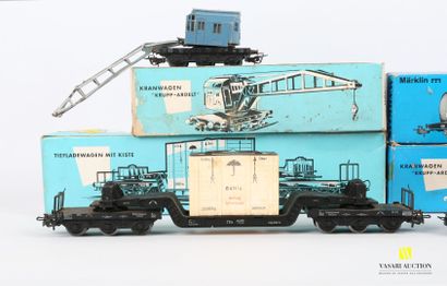 null MARKLIN 

Lot including : 

Ref 4649 - Tank wagon - In its original box (wagon...