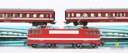 null MARKLIN - West Germany

Lot including : 

- a red "Capitole" train BB 9291 SNCF...
