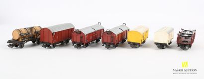 null MARKLIN 

Lot including : 

Ref 4506 - Covered wagon, with end lights

Ref 4508...