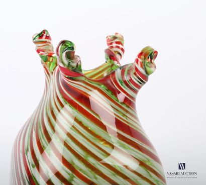 null MURANO

Vase out of green, white and red tinted blown glass, the body with square...