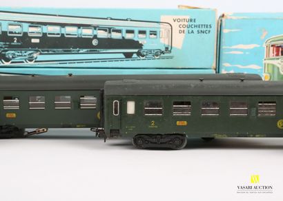 null MARKLIN - West germany - SNCF

Lot including : 

Ref : 4050 - three SNCF fast...
