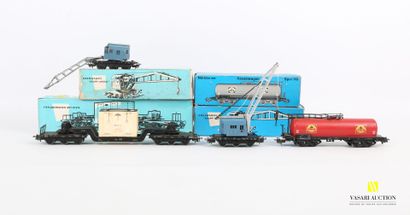 null MARKLIN 

Lot including : 

Ref 4649 - Tank wagon - In its original box (wagon...