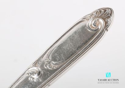 null Butter knife, the handle in filled silver decorated with nets, scrolls and shells,...