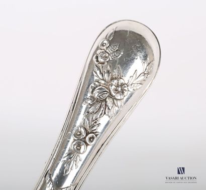 null Silver and gilt silver ice service, the handles decorated with nets are decorated...