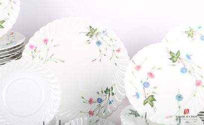 null LIMOGES - HAVILAND Manufacture de 

Service de table en porcelaine à décor de...