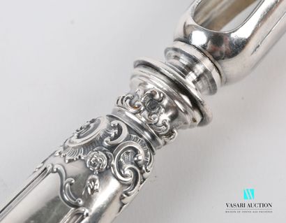 null Handle with leg of lamb in filled silver with decoration of foliage and flowers...