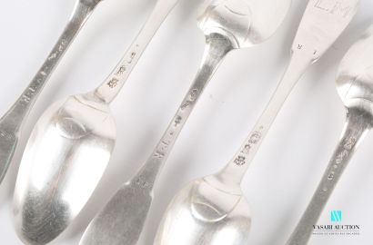 null Set of five silver table spoons, figured.

18th century

Weight : 402,88 g