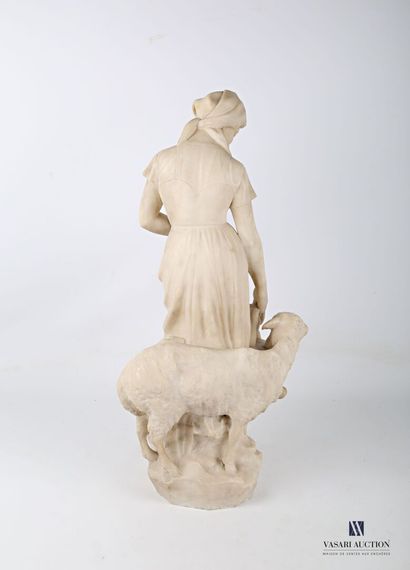 null PUGI (XIXème siècle)

Sujet figurant une paysanne revenant du puits et son mouton.

Albâtre

Signé...
