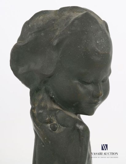 null Amedeo GENNARELLI (1881-1943)

Sujet en bronze figurant une jeune fille drapée....