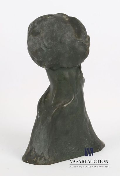 null Amedeo GENNARELLI (1881-1943)

Sujet en bronze figurant une jeune fille drapée....