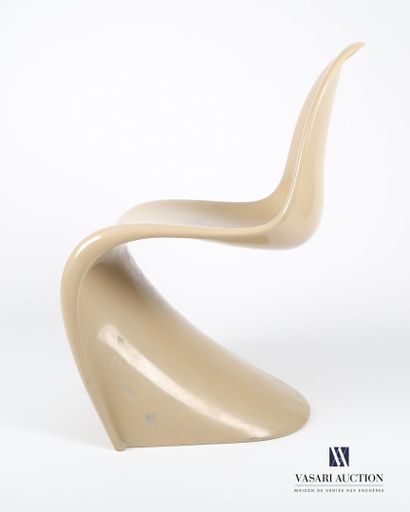 null PANTON Verner (1926-1998)

Chaise en plastique beige.

Édition Herman Miller...