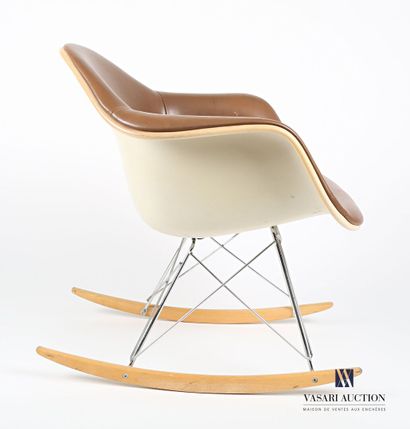 null CHARLES EAMES (1907-1978) & RAY EAMES (1912-1988)

Fauteuil Rocking chair modèle...