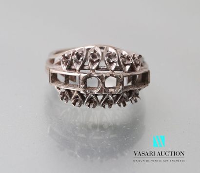 null Ring mount in white gold 750 thousandths openwork with diamond patterns 9.3...