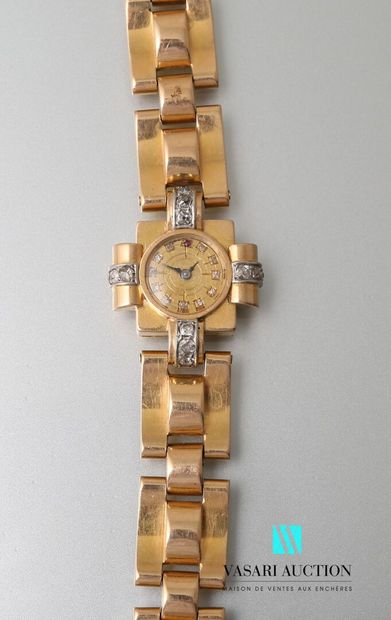  Montre bracelet de dame en or jaune 750 millièmes des années 1940, le boîtier carré...