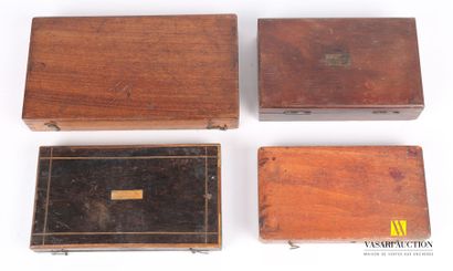 null Lot de quatre boites en bois de placage comprenant des compas et autres instruments...