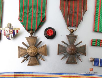 null Croix de guerre 1914-1915

Croix de guerre 1914-1917

avec deux miniatures,...
