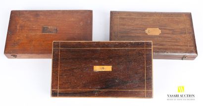 null Lot de trois boites en bois de placage comprenant compas, tire-lignes et autres...