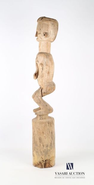 null AFRIQUE

Fétiche en bois sculpté représentant une figure anthropomorphe sur...